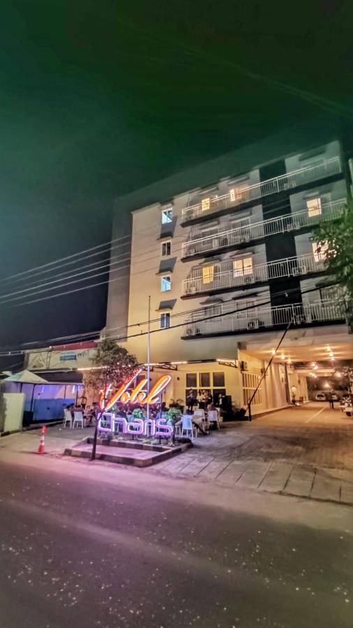 Votel Hotel Charis Tuban Tuban  Kültér fotó
