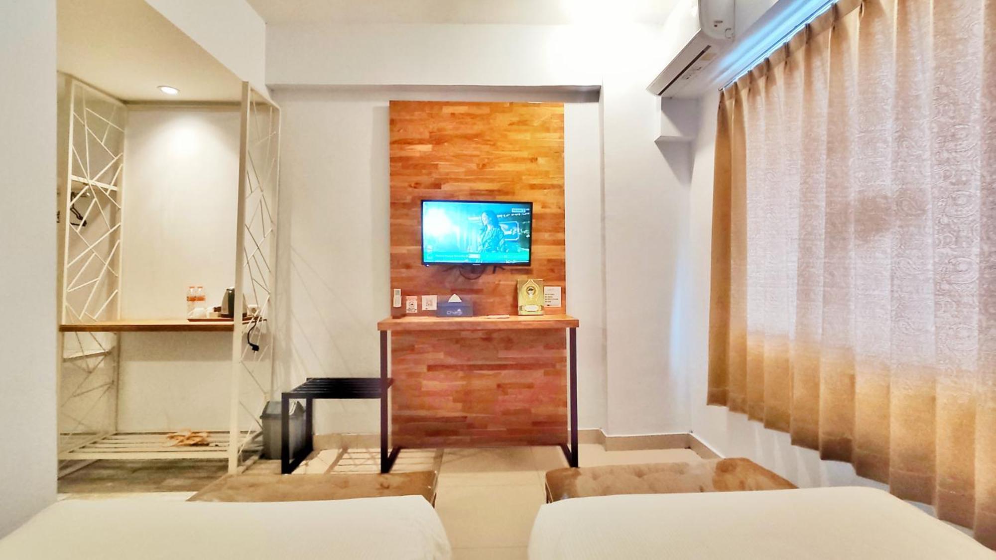Votel Hotel Charis Tuban Tuban  Kültér fotó